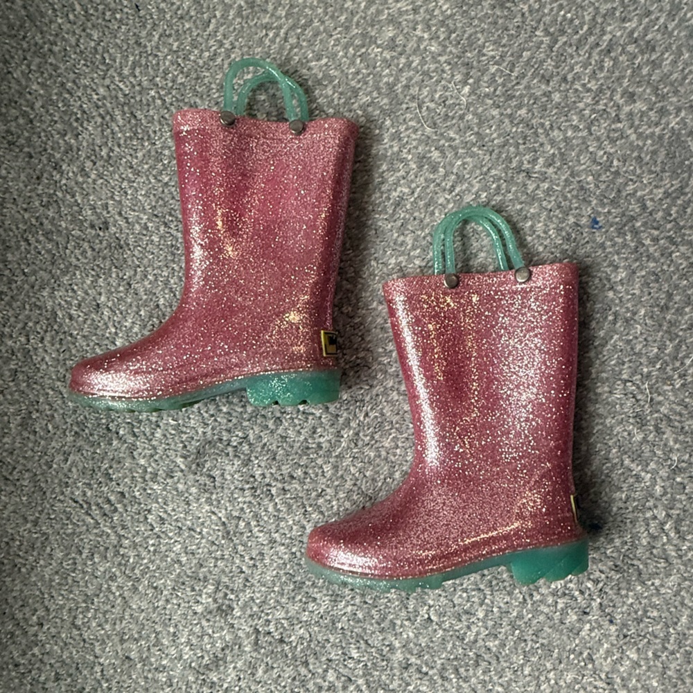 Light up Pink Glitter Rain Boots with Green Soles size 8